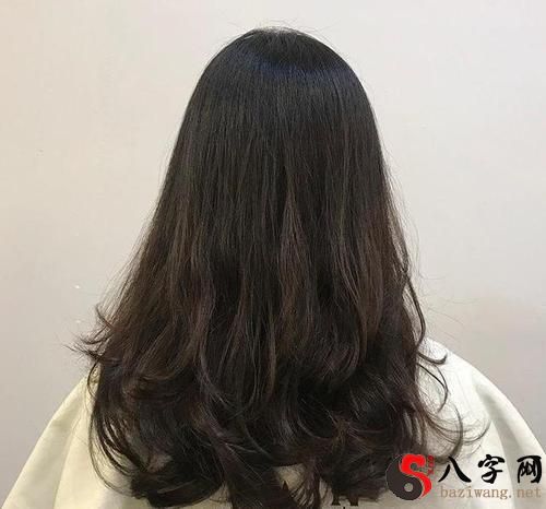 梦见自己烫头发